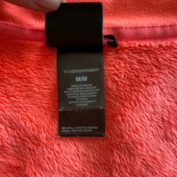 Fuzzy North Face - Picture 5 of 5